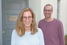 Jana Sach mit ihrem Chef Christian Kühl-Reinhardt – die junge Zarnekauerin macht ihr FSJ in der Tagesstätte der Brücke Ostholstein und arbeitet mit psychisch erkrankten Menschen.