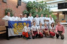 Die Bäckermeister mit dem neuen Jahrgang auszubildender Bäcker und Fachverkäufer im Lebensmittelhandwerk Schwerpunkt Bäckerei/Konditorei.