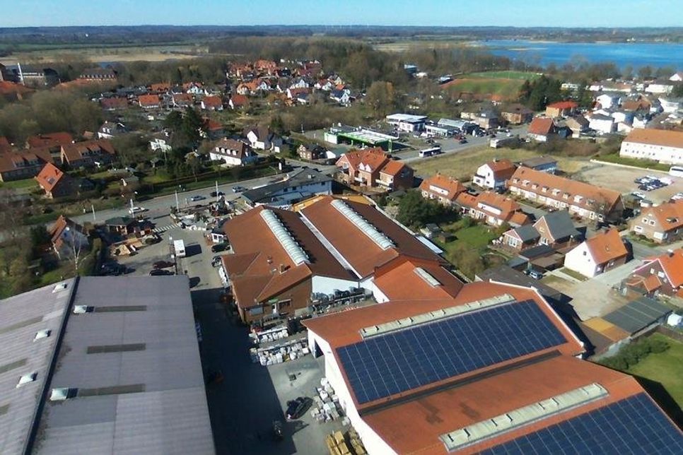Das team baucenter in der Eutiner Straße 33 in Neustadt aus der Vogelperspektive.