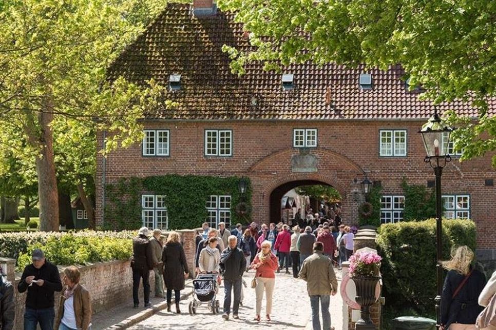 Vier Tage lang steht auf dem idyllischen Gut alles im Zeichen des Frühlings, des kultivierten Landlebens und der Gartenliebe.