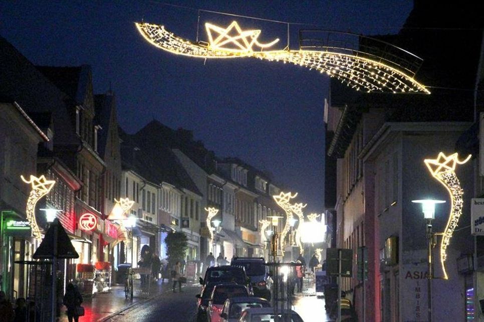 Ab Montagabend wird die Winterbeleuchtung wieder ein besonderes Licht auf die Innenstadt werfen.