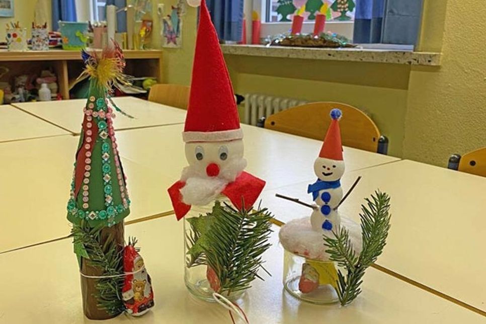 Wunderschöne Tannenbäume, Wichtel und Schneemänner wurden gebastelt. Dazu gab es Briefe.