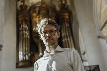 Organist Enno Gröhn. (Foto: Nona Studios)