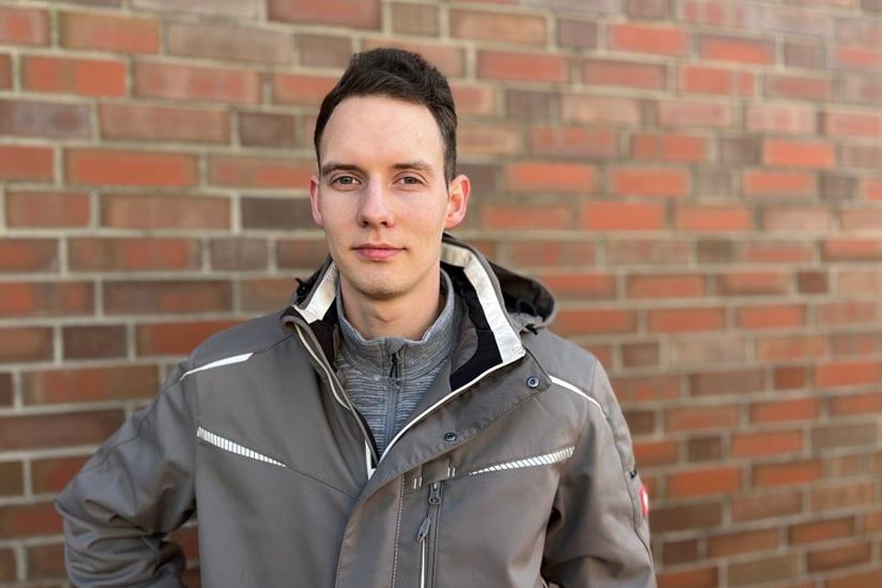 Tischlermeister Lennart Noack ist der Fachmann für alle Tischlerarbeiten.