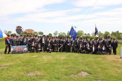 Gruppenfoto der St. Margarethen Schweinegilde Kröß im Jubiläumsjahr