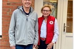 Spendejubilar Günter Löcherbach und Ute Constabel beim DRK-Blutspendetermin in der Puttgardener Turnhalle