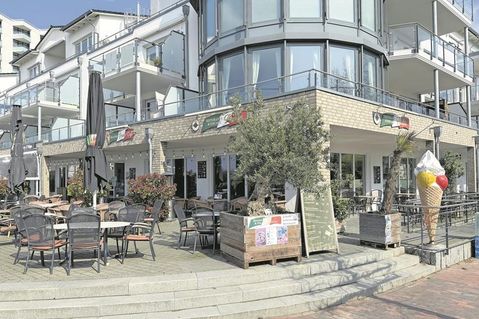 Das „Italia“ punktet nicht nur mit italienischer Küche, sondern auch mit seinem Standort direkt am Seebrückenplatz.