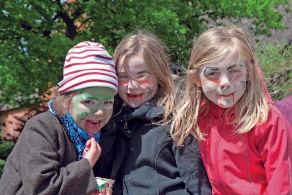 Für eine umfangreiche Kinderbetreuung wird gesorgt.