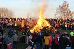 Beste Stimmung am Feuer.