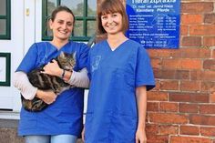 Sie freuen sich „tierisch“ auf ihre Zusammenarbeit: Dr. med. vet. Janina Klaus und Sabine Petke (v. lks.).