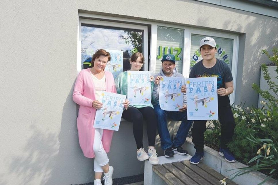Luna und Curtis hatten Riesenspaß beim letzten Ferienpass-Programm in den Osterferien von und mit den Jugendarbeitern Ines Fellner und Patrick Bohle. Auch im Sommer sind sie wieder mit dabei.