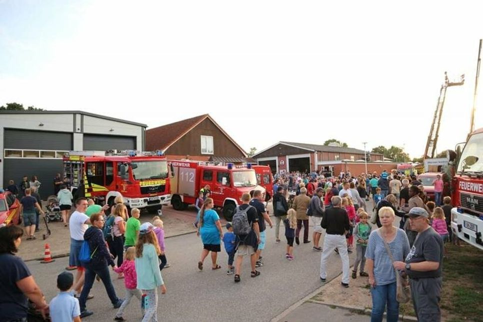 Die Freiwillige Feuerwehr Grömitz lädt zum traditionellen Grillabend ein.