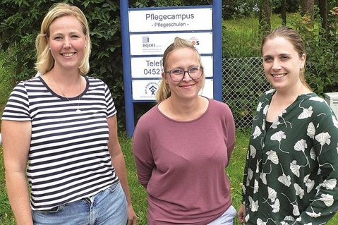 Wer seinen ESA nachholen möchte, ist dem Team der Altenpflegeschule der BQOH herzlich willkommen - Leiterin Maike Gast und die Lehrkräfte Maria Merker und Saskia Sandouk bieten ab den Herbstferien einen Kurs zur optimalen Vorbereitung und Begleitung durch die Prüfung an.