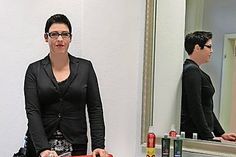 Janin Stankewitz, die Fachfrau für trendige Schnitte und farbenfrohes Haar.
