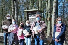 Ende März übergab der Hegering IV der Grundschule Seekrug/ Gemeinde Giekau 10 neue Nistkastenbausätze.