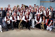 „Akkordeon mit Blasmusik“ - gemeinsamer Auftritt der Ostseekrabben mit den Netzschkauer Musikanten.