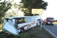 30. Juni: Bei einem schweren Unfall auf der Landesstraße 58 zwischen Lensahn und Cismar in Höhe Rüting kollidiert ein Reisebus mit einem Rettungswagen. Ein Mensch kommt dabei ums Leben, 52 Personen werden verletzt.