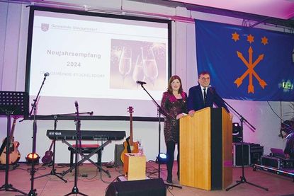 Stockeldorfs Bürgermeisterin Julia Samtleben und Bürgervorsteher Manfred Beckmann richteten bei der „after-work-party“ ihre Worte an die Gäste.