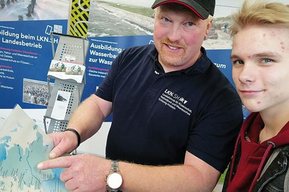 Wasserbauer Stephan Siegfried im Gespräch mit Lasse Lux.