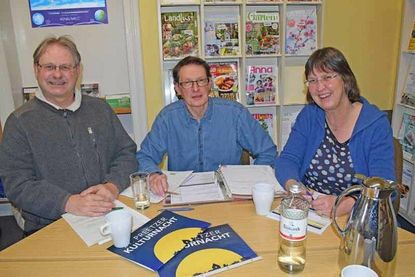 Gerhard Jaeger (v.l.), Ole Jessen, Susanne Stökl und Erika Jaeger (nicht im Bild) vom Kulturnachtteam befinden bereits voll in den Planungen für die nächste Preetzer Kulturnacht am 17.02.2023