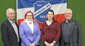 Der Vorsitzende Jürgen Fischer mit den frisch gewählten Vorstandsmitgliedern Nadine Kleinfeld, Ulrike Dobkowitz und Peter Worms.