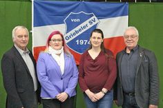 Der Vorsitzende Jürgen Fischer mit den frisch gewählten Vorstandsmitgliedern Nadine Kleinfeld, Ulrike Dobkowitz und Peter Worms.