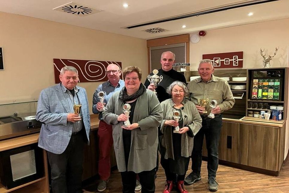 Wolfgang Schütte, Reiner Kröger, Marlies Gosch, Jörg Hardorp, Karin Leuthold und Wolfgang Raeder (v. lks.).
