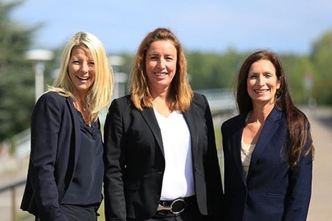 Das Team von „von Poll Immobilien“ um Jessica Koppitz (Mitte).