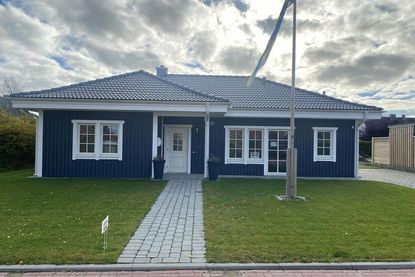 Das Eksjöhus Musterhaus in Grube, Bi de Karkwisch 1, kann am 20. November besichtigt werden. Johanna und Detlef Behrens vom Vertriebsteam von Schwedenhaus-Ostholstein stehen dort in der Zeit von 14 bis 17 Uhr für die Fragen der Besucher und eine individuelle Beratung bereit.