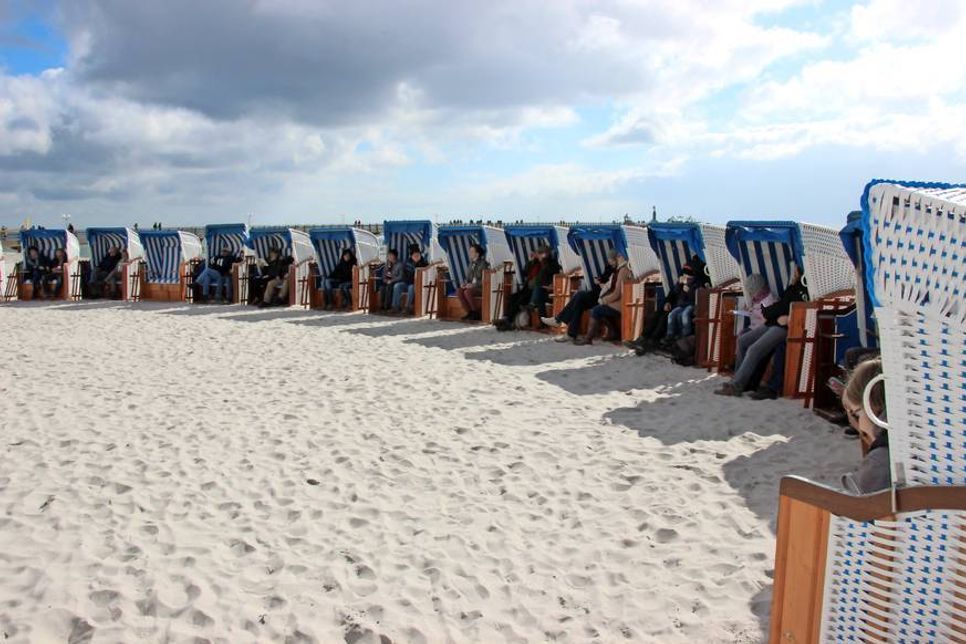 Die Strandkörbe sind zurück und läuten den Anfang der Saison ein.