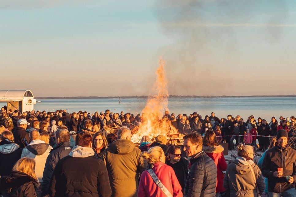Osterfeuer in Pelzerhaken. (Foto: TALB Gina Lange)
