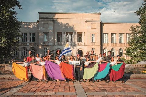 Das  Ballet  Folklórico  Aborigen  ist  die erste Gruppe aus Uruguay, die am Europäischen Folklore-Festival teilnimmt.