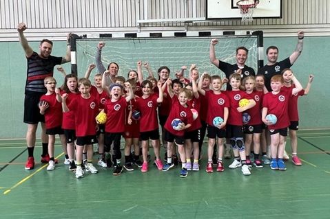 Die Trainer bedanken sich bei allen Kindern für ihren Einsatz, ihren Teamgeist und ihre Begeisterung für den Handball. Die Vorfreude auf die kommende Spielzeit ist bereits jetzt riesig.