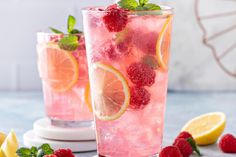 Frisch, fruchtig, hausgemacht: Mit den richtigen Drinks wird der Grillabend auch geschmacklich zum Sommerfest.
