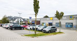 Bisher ist das Parken auf dem P5 direkt vor dem Edeka-Markt in Niendorf/Ostsee mit Parkscheibe für eine Stunde kostenlos.