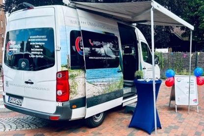 Das Beratungsmobil des Pflegestützpunktes im Kreis Ostholstein im Einsatz.