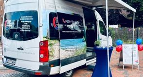 Das Beratungsmobil des Pflegestützpunktes im Kreis Ostholstein im Einsatz.