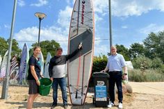 Nachhaltigkeitsmanagerin Lina Koop, Inhaber Sven Heinze und Ralph Rillox vom ZVO (v. lks.).