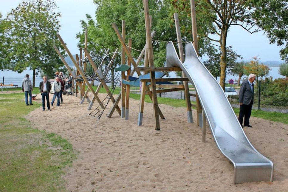 Der „Fischschwarm“ ist ein echter Hingucker und für Kinder ein tolles Spielgerät.