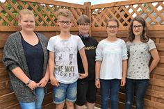 BU-Absolventen: Janne Ernst, Jana Herzberg, Johanna und Aaron Korzanowski; Mitarbeiterin Janine Röschmann.
