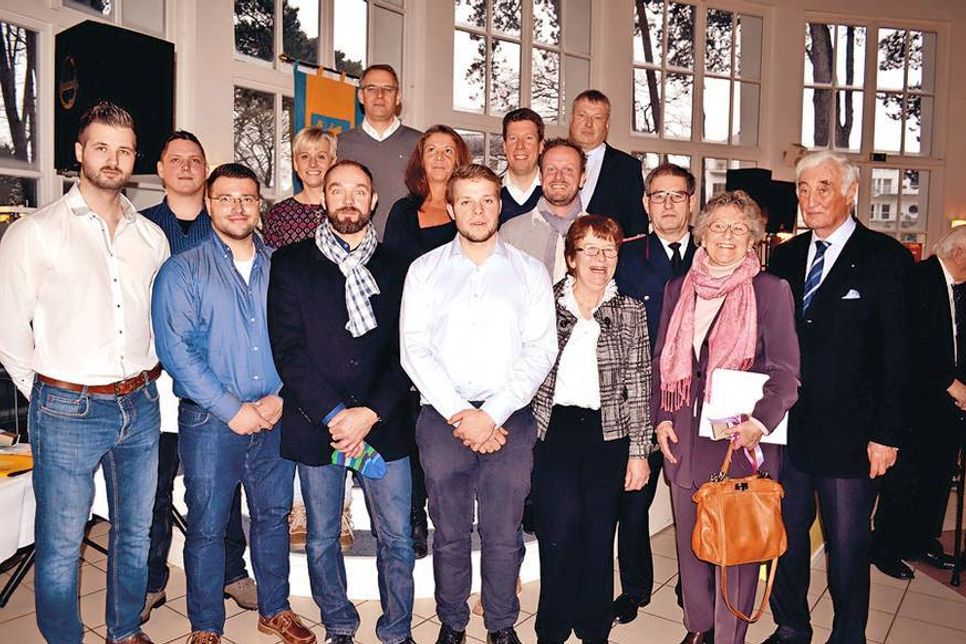 Die anwesenden Geehrten im sozialgesellschaftlichen, politischen und sportlichen Bereich. (Foto: René Kleinschmidt)