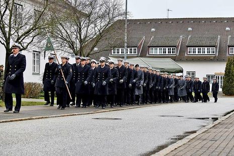 In der Marineunteroffiziersschule wurden 60 junge Rekruten  vereidigt.