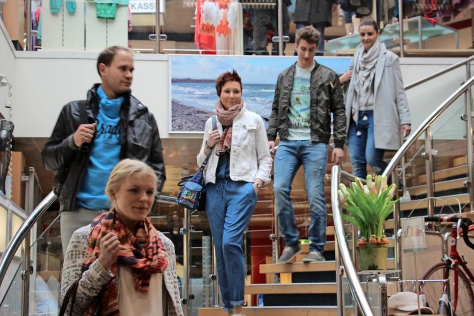 Die geschwungene Treppe war der perfekte Catwalk.