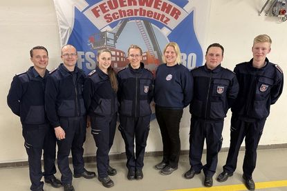 René Konietzny, stellv. und kommissarischer OWF, David Siegmund, Ortswehrführer, Sarah Kallweit, Schriftführerin, Angela Siegmund, Leitung der Kinderfeuerwehr, Stephanie Kristen und Holger Madsen, stellv. Leitung der Kinderfeuerwehr, Nils Labod, Kassenprüfer (v. lks.).