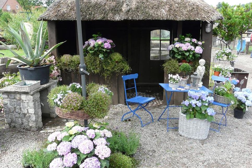 Händler und Kunsthandwerker aus der Region präsentieren ihre Produkte.