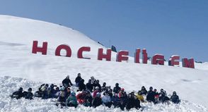 Vom 3. bis 11. April 2026 geht es mit der Kinder- und Jugendberatung der Gemeinde Scharbeutz wieder zur Jugendskireise nach Österreich.