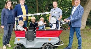 Dank Stiftungsspende: Neuer E-Krippenwagen erweitert Ausflugsmöglichkeiten der Kita Langenfelde