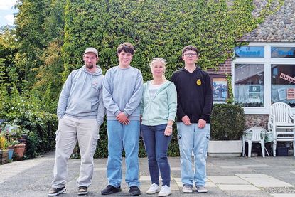 Hatten viel Spaß bei der Teilnahme am ersten eGaming-Event in Neustadt (v. li.): Stockelsdorfs eGaming-Trainer Philipp Janßen, eGamer Nick Lehrmann, Gemeindejugendkoordinatorin Jenni Sjöholm und eGamer Eric Bremer.