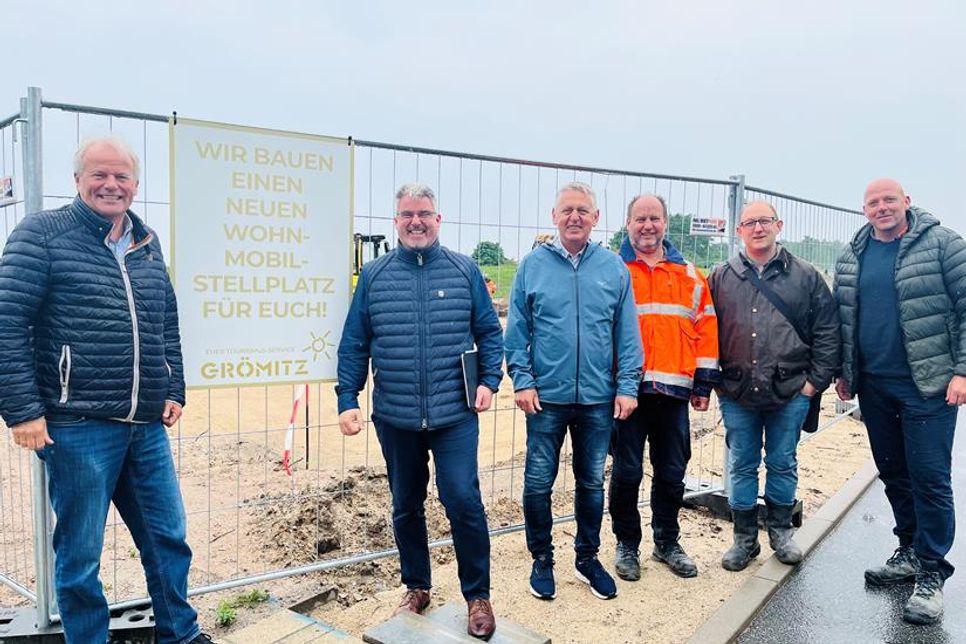 Die Stimmung ist gut auf der Baustelle des neuen Wohnmobilstellplatzes am Lensterstrand.