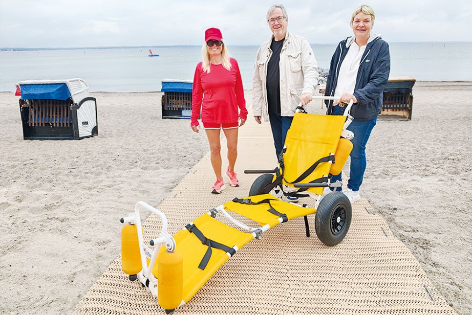 Inklusion am Strand: Neuer barrierefreier Strandabschnitt in Travemünde eröffnet